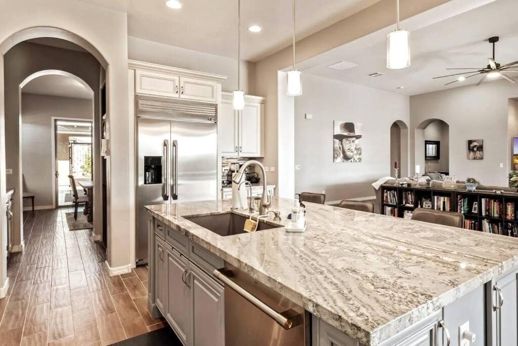 Phoenix Home With Heated Pool, Desert Views & Hot Tub Anthem Eksteriør billede